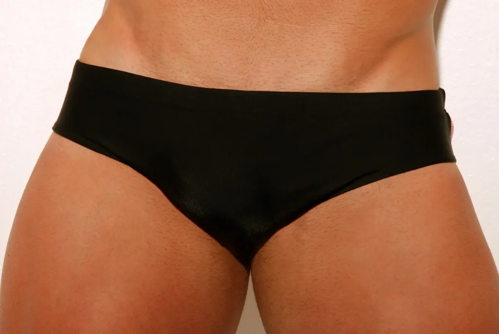 4 Types of Speedo Swimsuits for Men 2