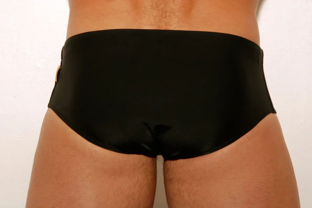 Trunks, Abs, and Sex Appeal: Matt Bomer’s Swimwear Secrets 🩳🔥 4 Trunks, Abs, and Sex Appeal: Matt Bomer’s Swimwear Secrets 🩳🔥 3